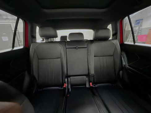 Used 2024 Volkswagen Tiguan SE R-Line FWD image 33