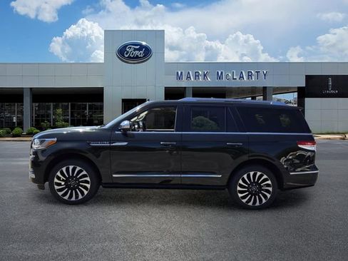 Certified 2022 Lincoln Navigator Black Label AWD/4WD image 2