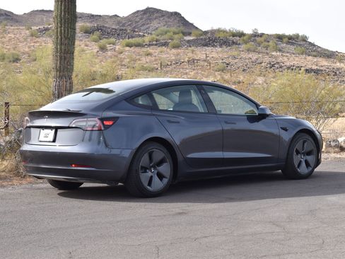 Used 2023 Tesla Model 3 Standard Range image 7