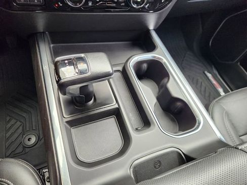 Used 2022 Chevrolet Silverado 1500 LTZ image 17