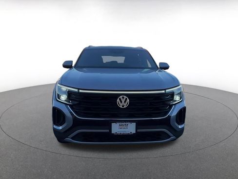 Used 2025 Volkswagen Atlas Cross Sport SE image 4