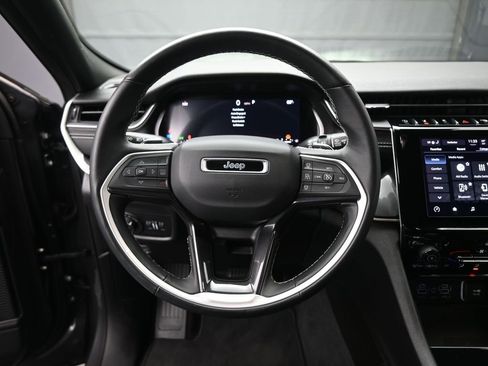 Used 2021 Jeep Grand Cherokee L Laredo image 32