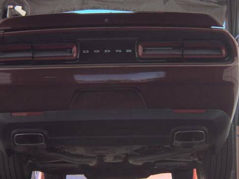 Used 2018 Dodge Challenger SXT Plus RWD image 7
