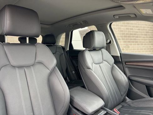 Certified 2024 Audi Q5 e Prestige image 35