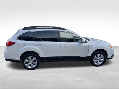 Used 2012 Subaru Outback 3.6R Limited AWD/4WD image 8