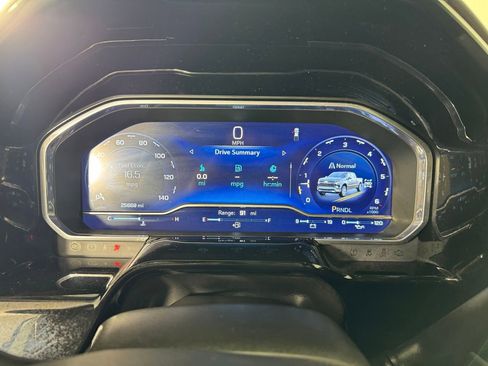 Used 2022 Chevrolet Silverado 1500 LT w/ Safety Package AWD/4WD image 20