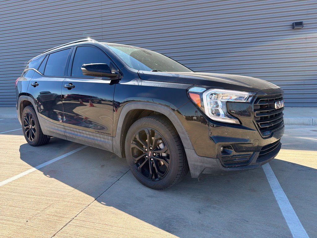 Used 2022 GMC Terrain SLT w/ Elevation Edition FWD image 1