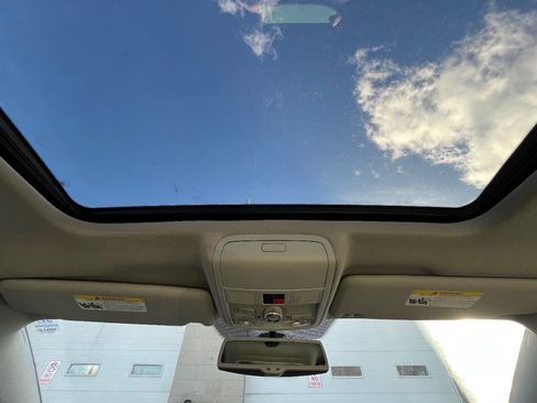 Used 2014 Volkswagen Passat TDI SE image 18