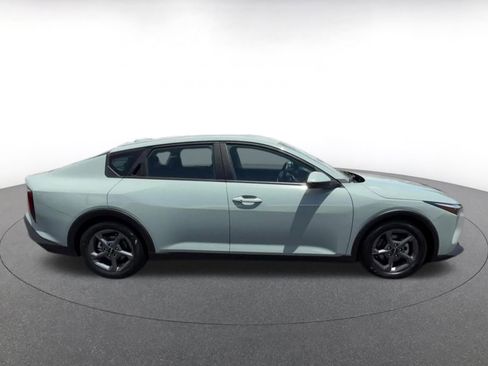 Used 2025 Kia K4 FWD image 16