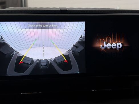 Used 2024 Jeep Wrangler Unlimited AWD/4WD image 35