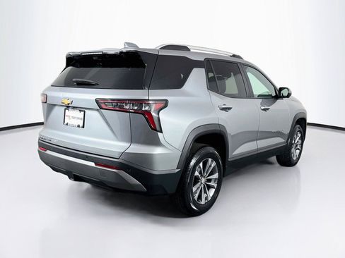 Used 2025 Chevrolet Equinox LT w/ Convenience Package II AWD/4WD image 2
