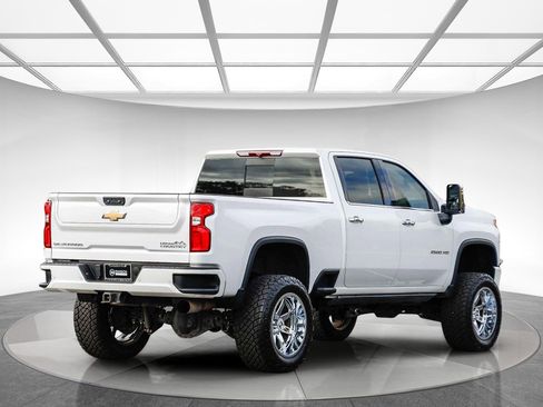 Used 2022 Chevrolet Silverado 2500 High Country w/ Safety Package II image 4
