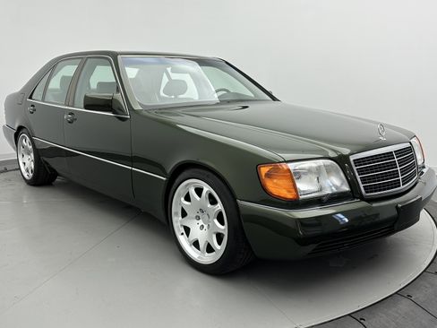 Used 1992 Mercedes-Benz 300 SE image 3