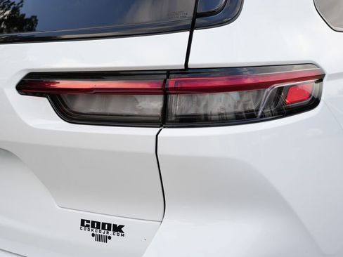 Used 2023 Jeep Grand Cherokee L Altitude image 20