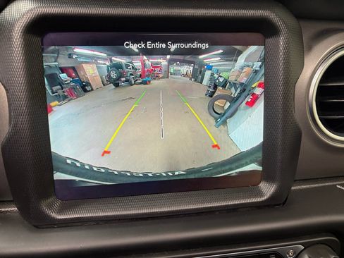 Used 2023 Jeep Wrangler Unlimited Rubicon 4xe w/ Cold Weather Group AWD/4WD image 22