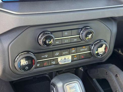 Certified 2025 Ford Bronco Badlands image 24