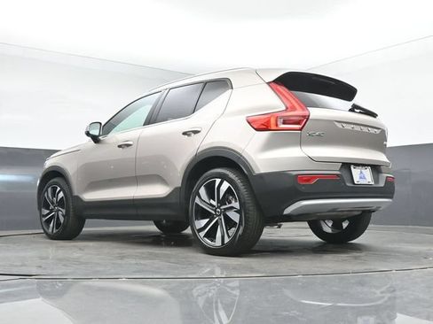 Used 2024 Volvo XC40 B5 Plus w/ Climate Package AWD/4WD image 42