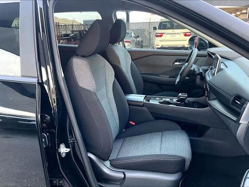 Certified 2023 Nissan Rogue SV image 9