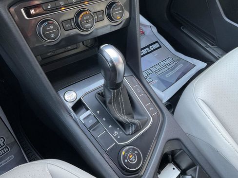 Used 2021 Volkswagen Tiguan SE R-Line image 21