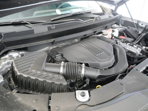 Used 2024 Chevrolet Traverse RS w/ LPO, Floor Liner Package AWD/4WD image 11