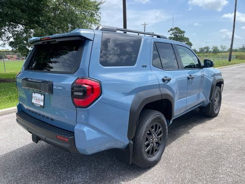 New 2026 Toyota 4Runner SR5 AWD/4WD image 7