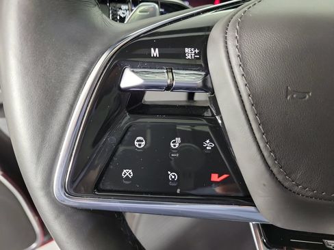 Certified 2025 Cadillac Escalade ESV V AWD/4WD image 23