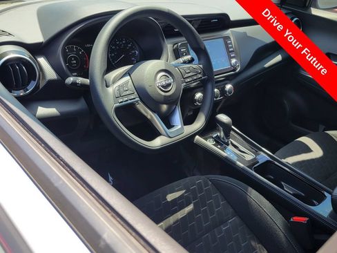 Used 2024 Nissan Kicks SV FWD image 5