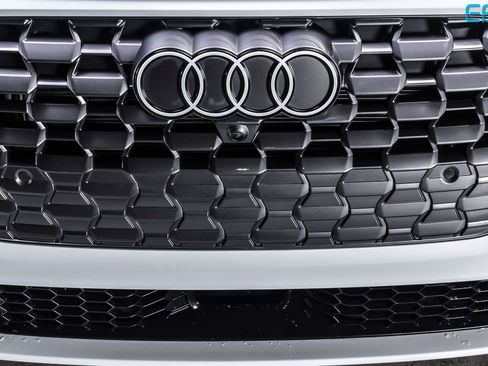 Used 2025 Audi Q5 Premium w/ Convenience Package AWD/4WD image 10