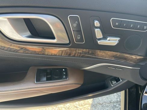 Used 2015 Mercedes-Benz SL 400 image 12