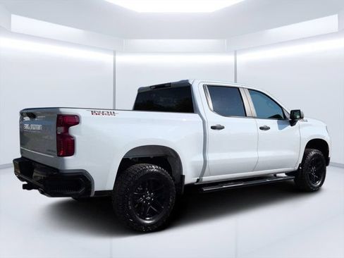 Used 2025 Chevrolet Silverado 1500 Custom Trail Boss AWD/4WD image 3