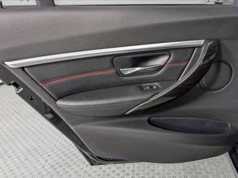 Used 2017 BMW 330i xDrive Sedan AWD/4WD image 16