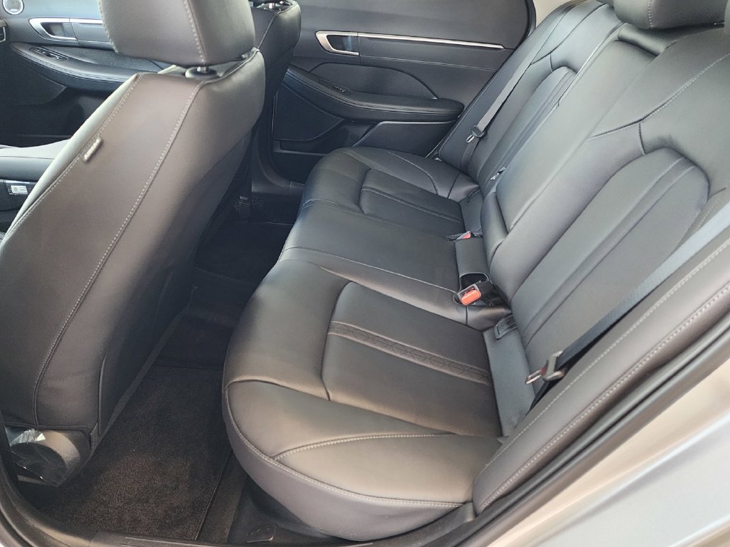 Used 2025 Hyundai Sonata Limited FWD image 13