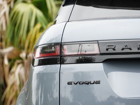 Used 2022 Land Rover Range Rover Evoque SE image 7