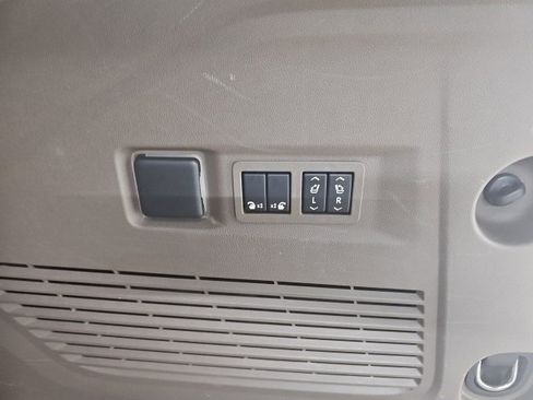 Used 2021 GMC Yukon Denali w/ Denali Premium Package image 7