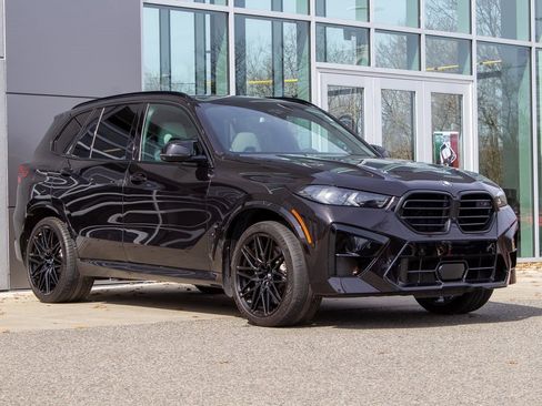 Used 2025 BMW X5 M Competition w/ Executive Package image 3