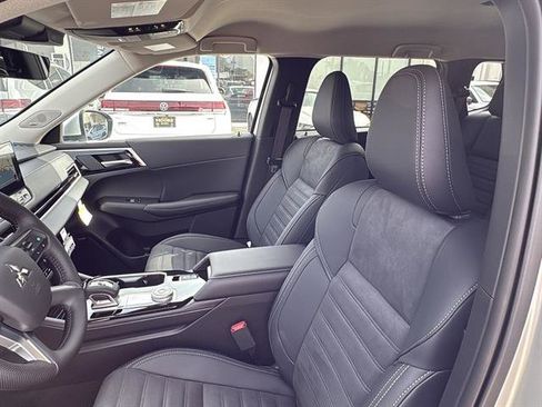 New 2026 Mitsubishi Outlander SE image 14