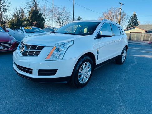 Used 2011 Cadillac SRX Luxury image 3