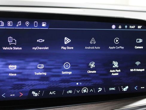 Used 2025 Chevrolet Suburban LT image 46