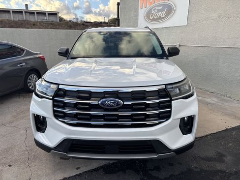 New 2026 Ford Explorer Active w/ Active Comfort Package image 2