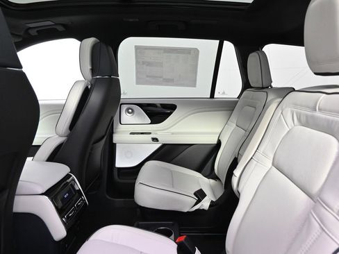 New 2026 Lincoln Aviator Black Label w/ Jet Appearance Package image 20