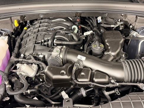 New 2025 Jeep Grand Cherokee L Laredo AWD/4WD image 5