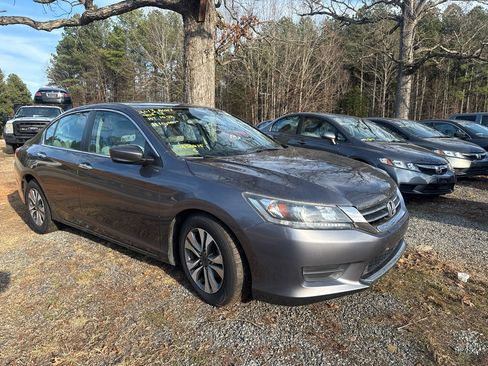 Used 2013 Honda Accord LX image 3