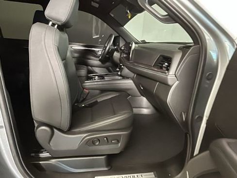 Used 2025 Chevrolet Tahoe Z71 w/ Comfort Package AWD/4WD image 31