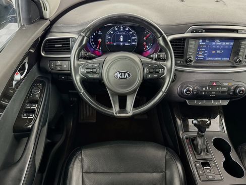 Used 2018 Kia Sorento EX w/ Option Group 040 AWD/4WD image 16