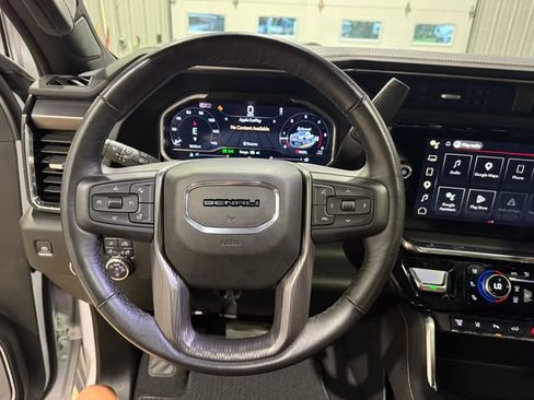 Used 2024 GMC Sierra 2500 Denali Ultimate AWD/4WD image 12