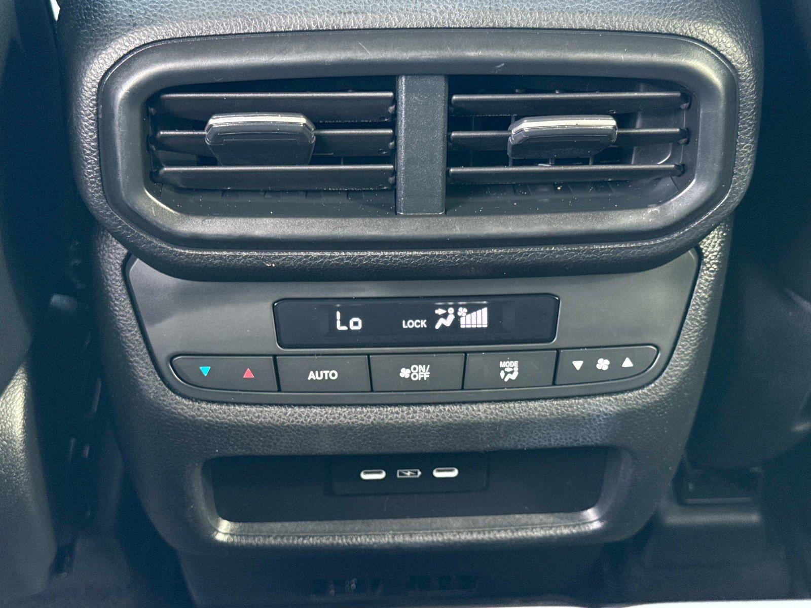 Certified 2024 Honda Pilot Touring image 19
