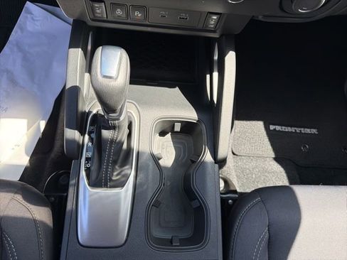 Certified 2025 Nissan Frontier SV w/ SV Convenience Package RWD image 17