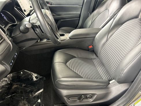 Used 2024 Toyota Camry SE image 21