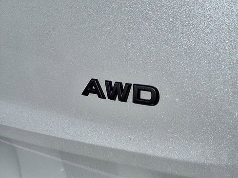 Certified 2025 Nissan Rogue SV image 17