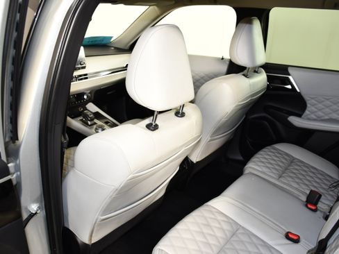 Used 2022 Mitsubishi Outlander SEL AWD/4WD image 47